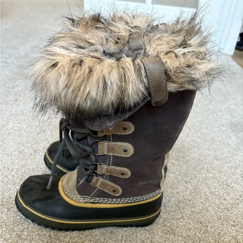 Sorel - Women's Joan of Arctic Boot - Size 6.5 - Gray Black & Tan -‎ Waterproof
